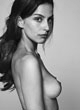 Alicia Medina displays naked body pics