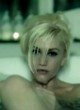 Gwen Stefani caught naked in bathub pics