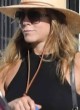 Jennifer Aniston rocks casual look for outing pics