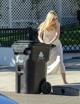 Dakota Fanning Dakota Fanning's Barefoot Trash Run! pics